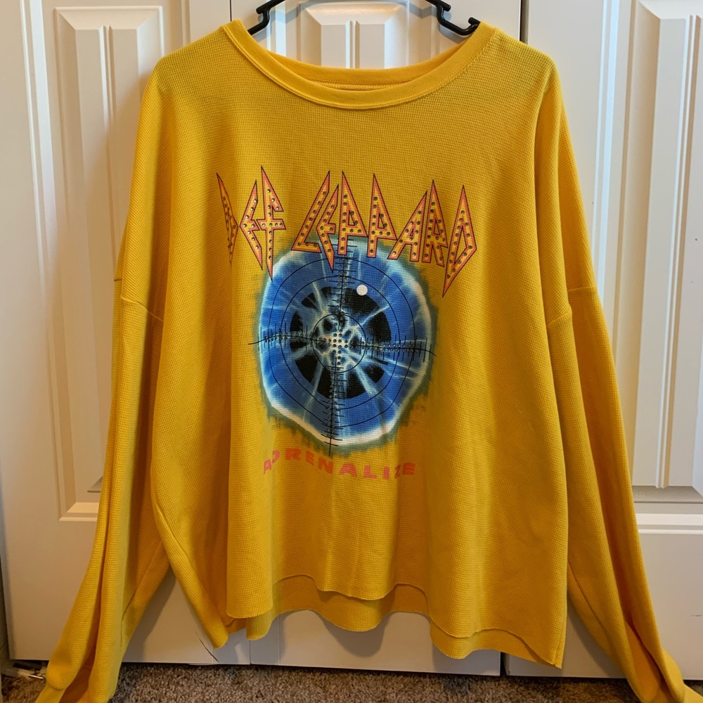 COPY - NWOT forever 21 plus def leopard shirt crop